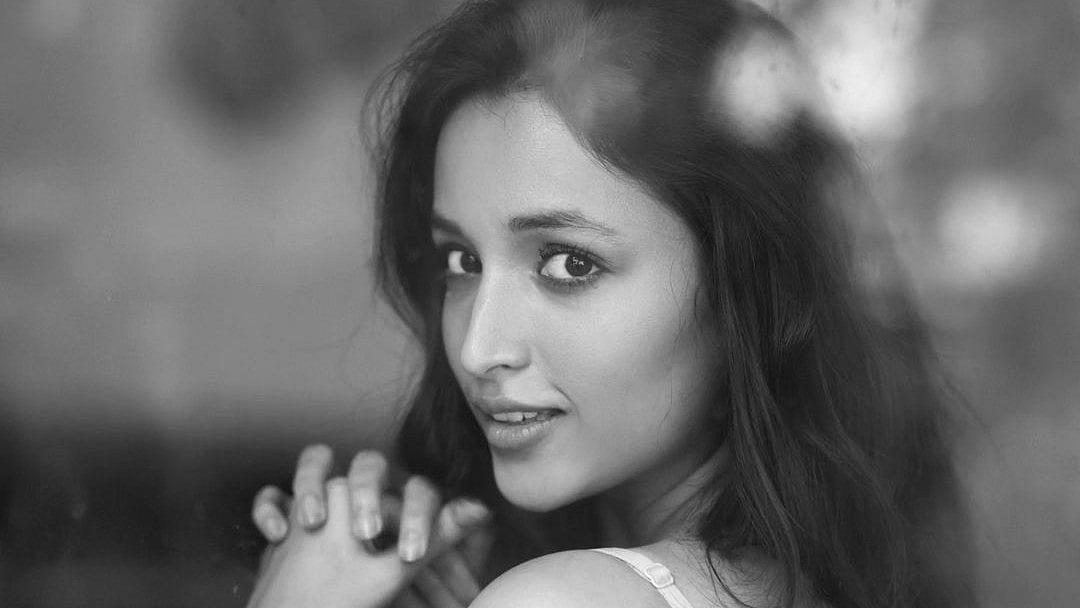 ಬ್ಲ್ಯಾಕ್ ಆ್ಯಂಡ್ ವೈಟ್ ಚಿತ್ರಗಳಲ್ಲಿ ಕ್ಯೂಟ್ ಆಗಿ ಕಾಣಿಸಿಕೊಂಡ ಶ್ರೀನಿಧಿ ಶೆಟ್ಟಿ