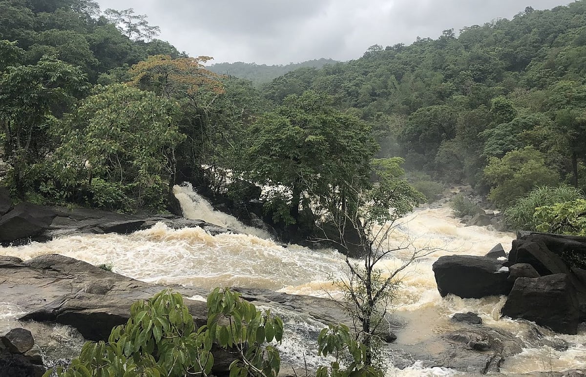ಶಿರಸಿ: ಸುಂದರ ಜಲಪಾತಗಳ ಬಳಿ ಆತಂಕದ ಛಾಯೆ
