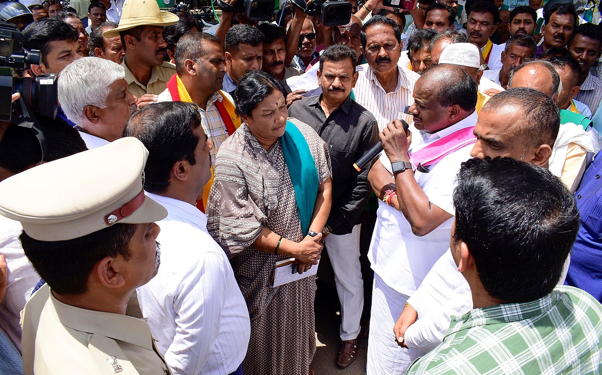 ಕನ್ನಂಬಾಡಿ ಸುತ್ತ ಟ್ರಯಲ್‌ ಬ್ಲಾಸ್ಟ್‌:  ರೈತರ ಪ್ರತಿಭಟನೆ