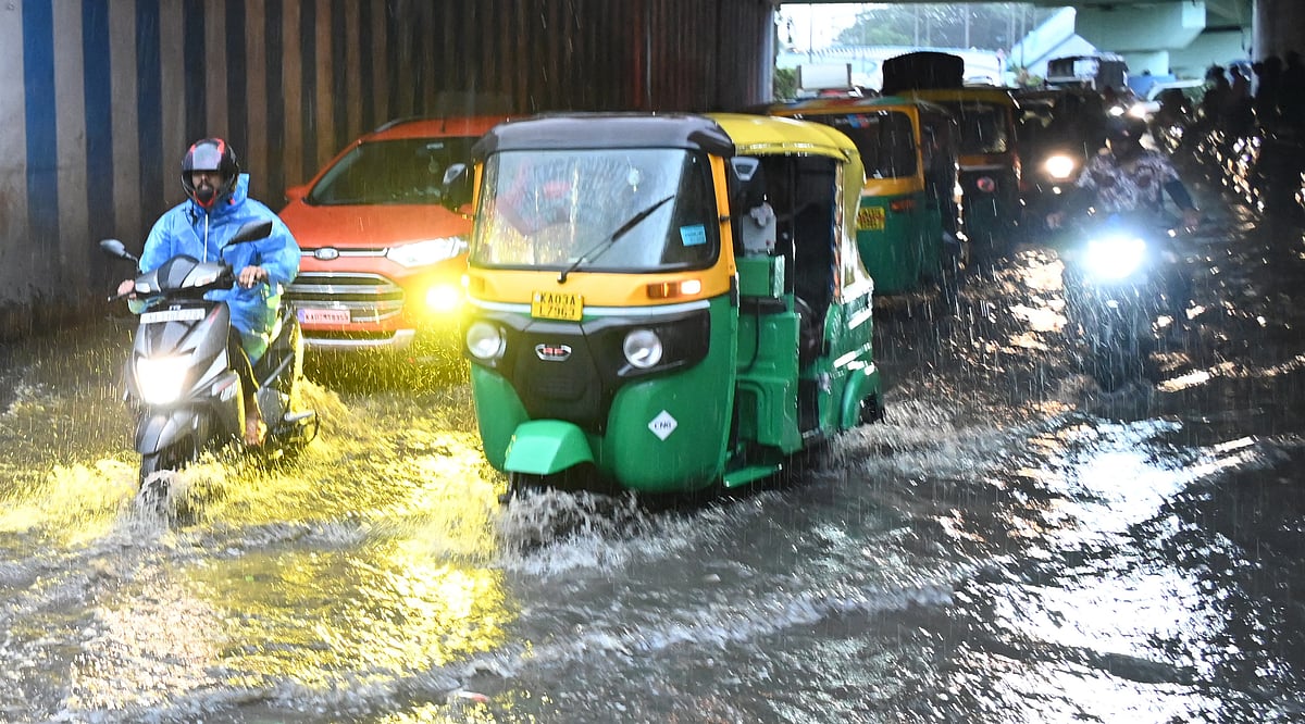 Bengaluru Rains | ನಗರದ ಹಲವೆಡೆ ಬಿರುಸಿನ ಮಳೆ