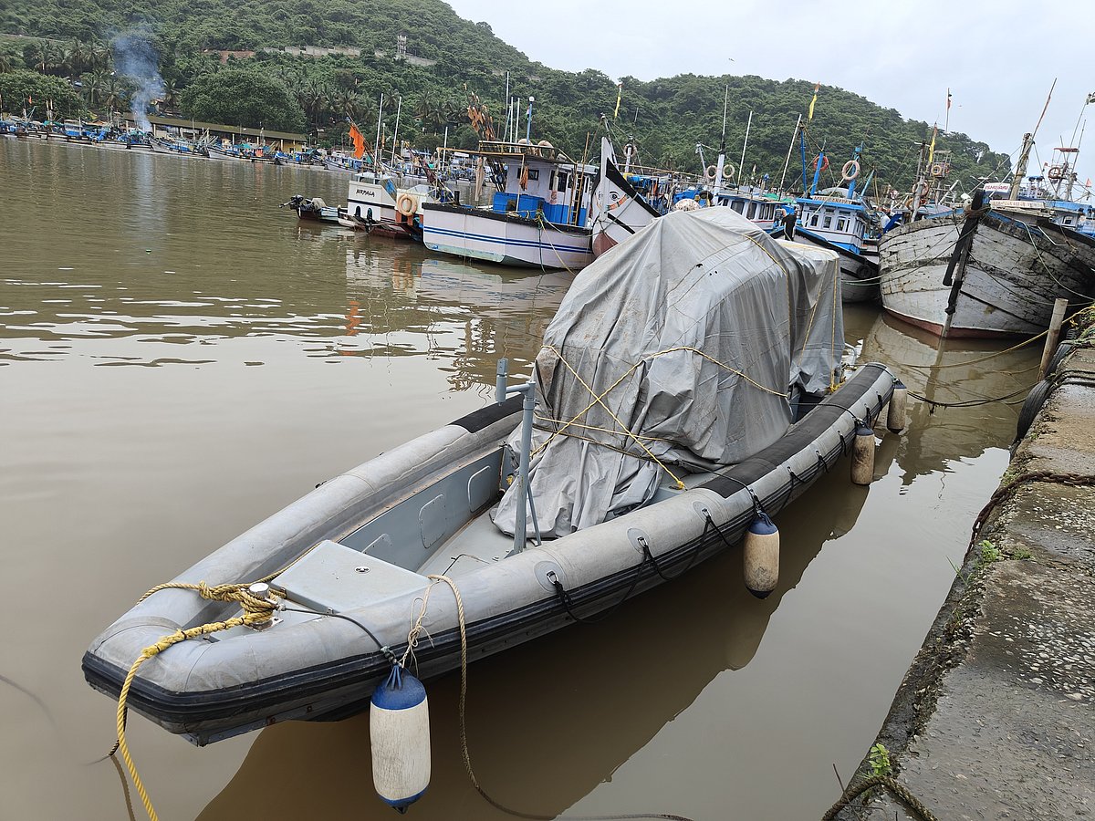 ನೀರಿಗಿಳಿಯಲು ಸಜ್ಜುಗೊಳ್ಳದ ‘ಗಸ್ತು ಬೋಟ್’