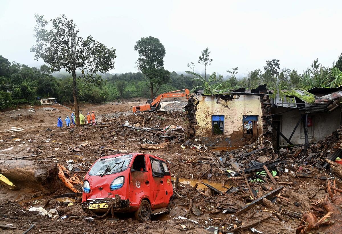 Wayanad Landslides | ಬಂಧುಗಳಿಗಾಗಿ ಹುಡುಕಾಟ