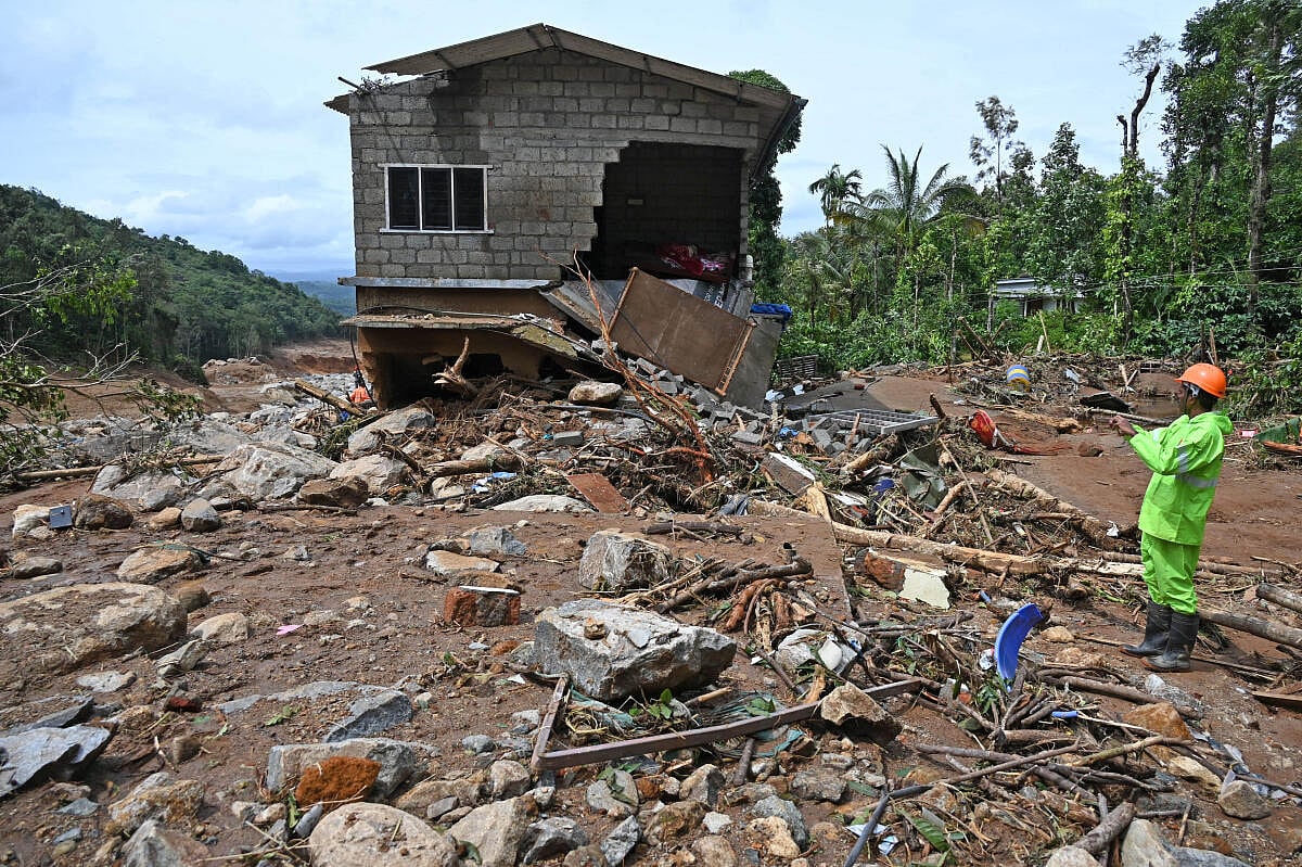 ವಯನಾಡ್ ದುರಂತ: ಜೀವನದಿ ಚಾಲಿಯಾರ್‌ನಲ್ಲಿ ತೇಲಿ ಬರುತ್ತಿರುವ ಮೃತದೇಹಗಳು