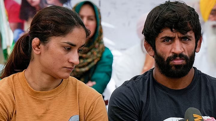 ಇಡೀ ಜಗತ್ತನ್ನೇ ಗೆಲ್ಲಲು ಹೊರಟ ವಿನೇಶಾಗೆ ಈ ದೇಶದ ವ್ಯವಸ್ಥೆಯಲ್ಲಿ ಸೋಲು: ಬಜರಂಗ್