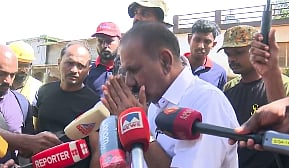 ವಯನಾಡ್ ಭೂಕುಸಿತ: ಸಂತ್ರಸ್ತರ ನೋವಿನ ಕಥೆ ಕೇಳಿ ಭಾವುಕರಾದ ಸಚಿವ