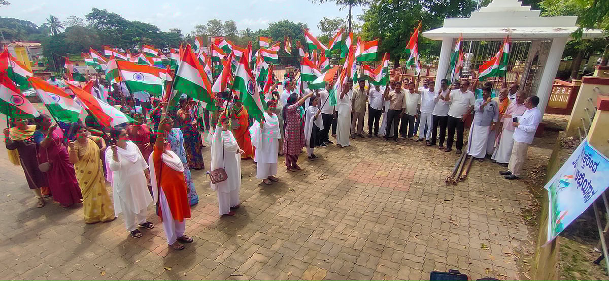 ಪುತ್ತೂರಿನಲ್ಲಿ ಬಿಜೆಪಿ ನೇತೃತ್ವದಲ್ಲಿ ತಿರಂಗ ಅಭಿಯಾನ 