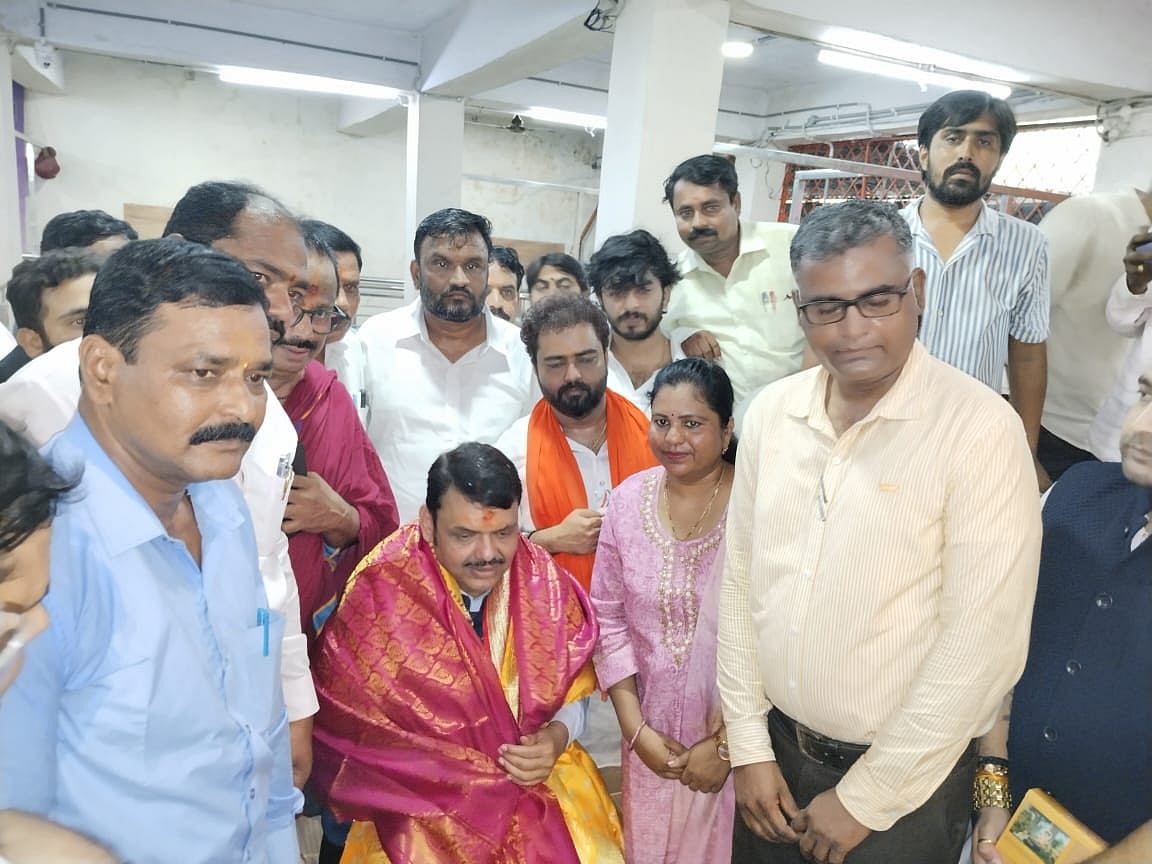 ದತ್ತ ಪಾದುಕೆಗಳಿಗೆ ಮಹಾರಾಷ್ಟ್ರ ಡಿಸಿಎಂ ಫಡಣವಿಸ್‌ ಪೂಜೆ