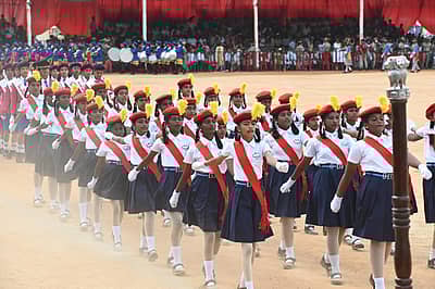 ವಿದ್ಯಾರ್ಥಿಗಳಿಂದ ಆಕರ್ಷಕ ಪಥಸಂಚಲನ