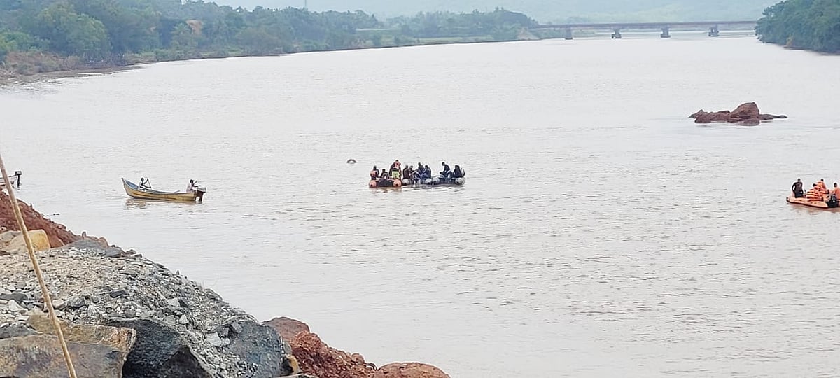 ಶಿರೂರು: ಗಂಗಾವಳಿ ನದಿಯಲ್ಲಿ ಮುಳುಗಿದ್ದ ಗ್ಯಾಸ್ ಟ್ಯಾಂಕರ್‌ನ ಅವಶೇಷಗಳು ಪತ್ತೆ
