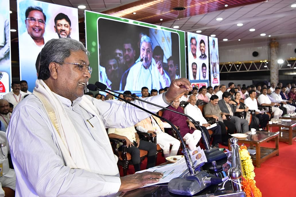 ವರದಿ ನಂತರ ಹಳೇ ಪಿಂಚಣಿ ಮರು ಜಾರಿ: ಸಿದ್ದರಾಮಯ್ಯ 