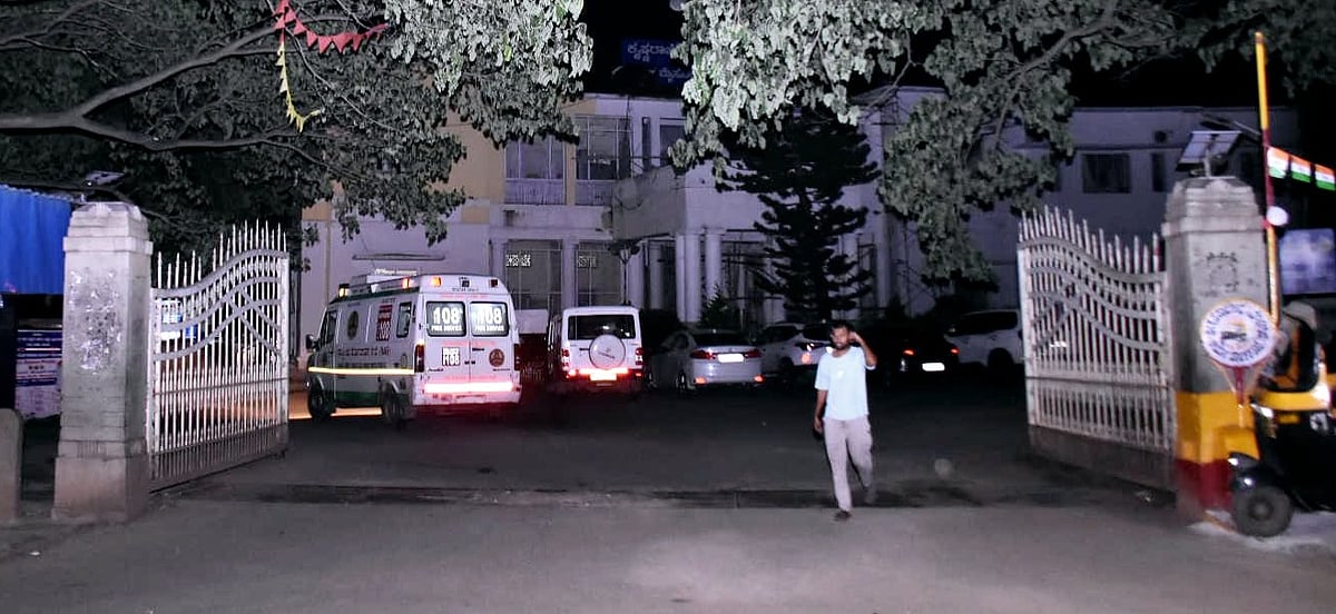 ಮೈಸೂರು: ಕೆ.ಆರ್.ಆಸ್ಪತ್ರೆ ಆವರಣಕ್ಕೆ ಬೇಕಿದೆ ಸಿ.ಸಿ ಟಿವಿ ಕ್ಯಾಮೆರಾ