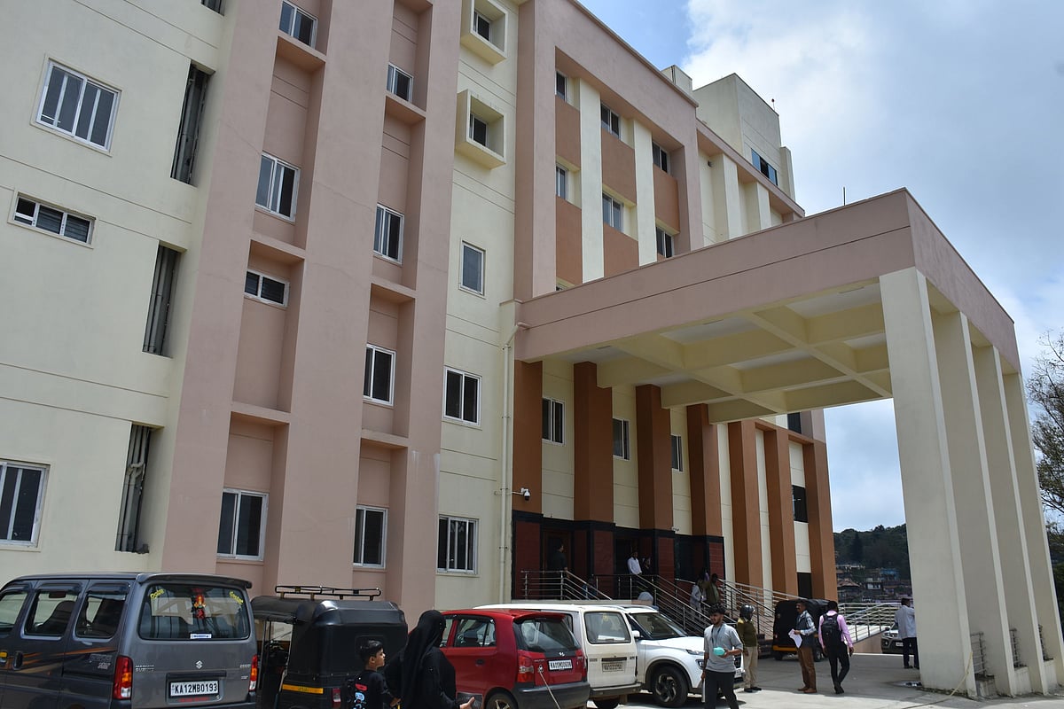 ಕೊಡಗಿನಲ್ಲಿ ಕಾಡುತ್ತಿದೆ ವೈದ್ಯರಿಗೆ ಅಭದ್ರತೆ...!