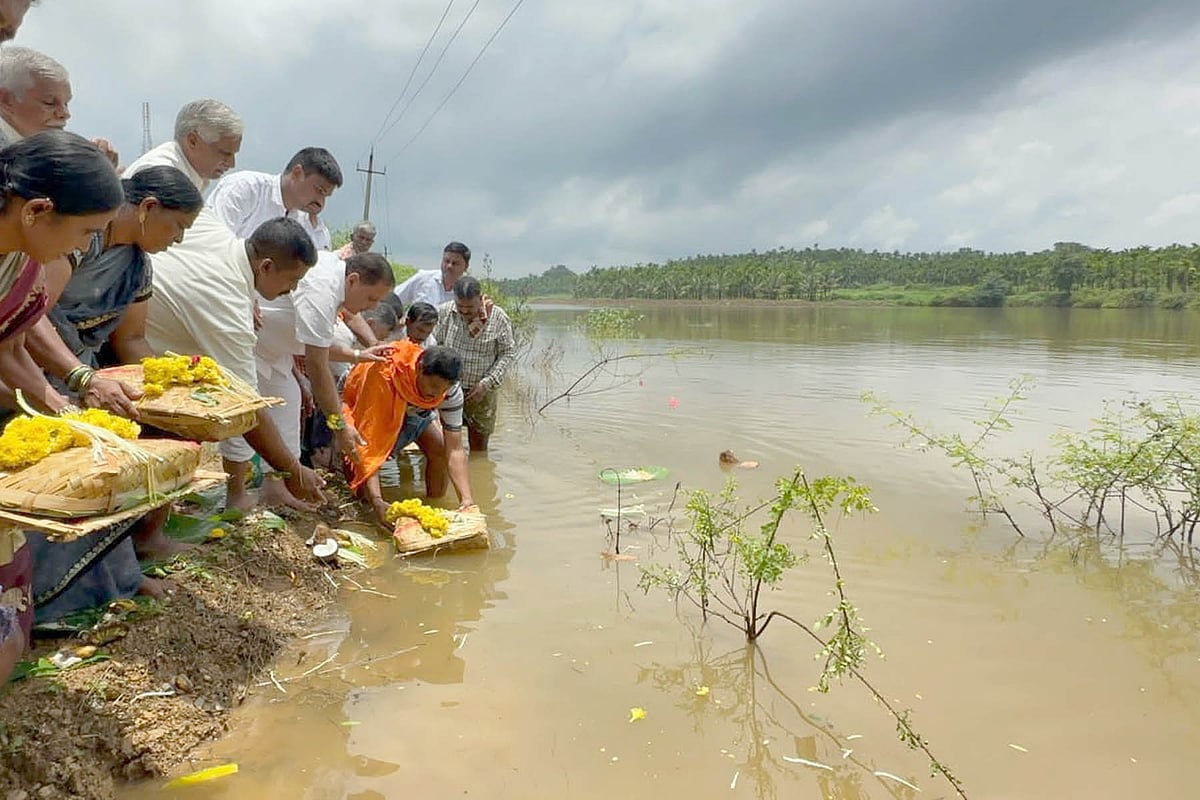 ಮತ್ತಿಹಳ್ಳ ಚೆಕ್ ಡ್ಯಾಂಗೆ ಬಾಗಿನ