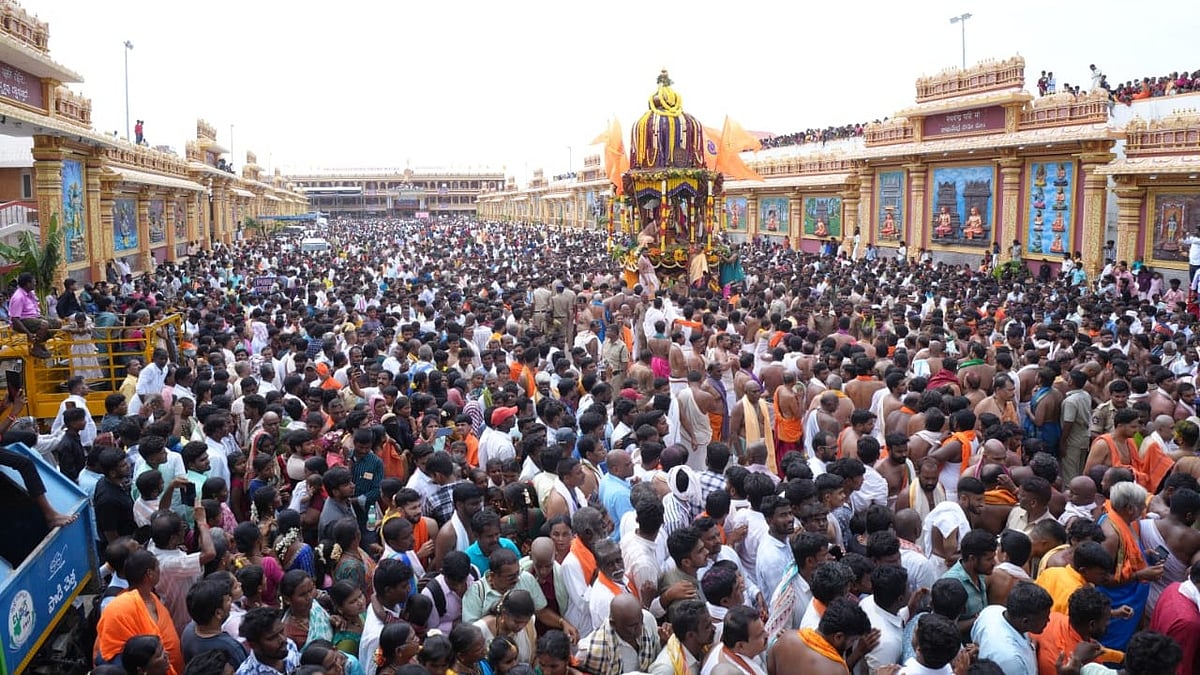 ಮಂತ್ರಾಲಯದಲ್ಲಿ ವಿಜೃಂಭಣೆಯ ಮಹಾರಥೋತ್ಸವ