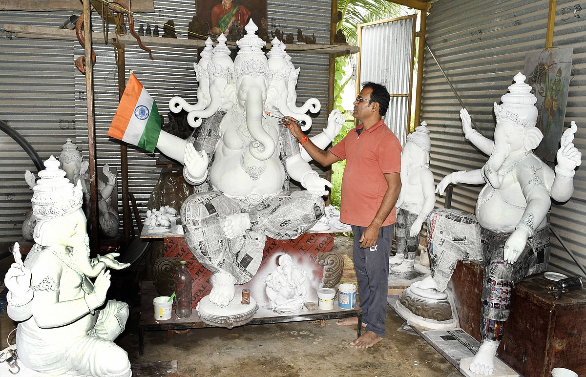 ಶಿವಮೊಗ್ಗ |ಗಣೇಶ ಚತುರ್ಥಿಗೆ ಅಬ್ಬರದ ಸಿದ್ಧತೆ; ಪರಿಸರ ಸ್ನೇಹಿ ಗಣಪನಿಗೆ ಜನರ ಒಲವು