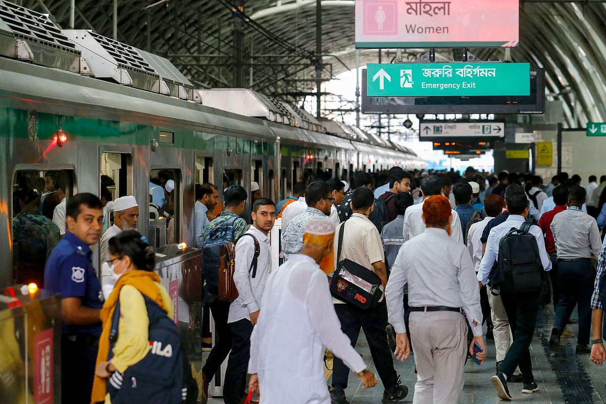 ಭಾರಿ ಹಿಂಸಾಚಾರದ ಬಳಿಕ ಸಹಜ ಸ್ಥಿತಿಗೆ ಬಾಂಗ್ಲಾ 