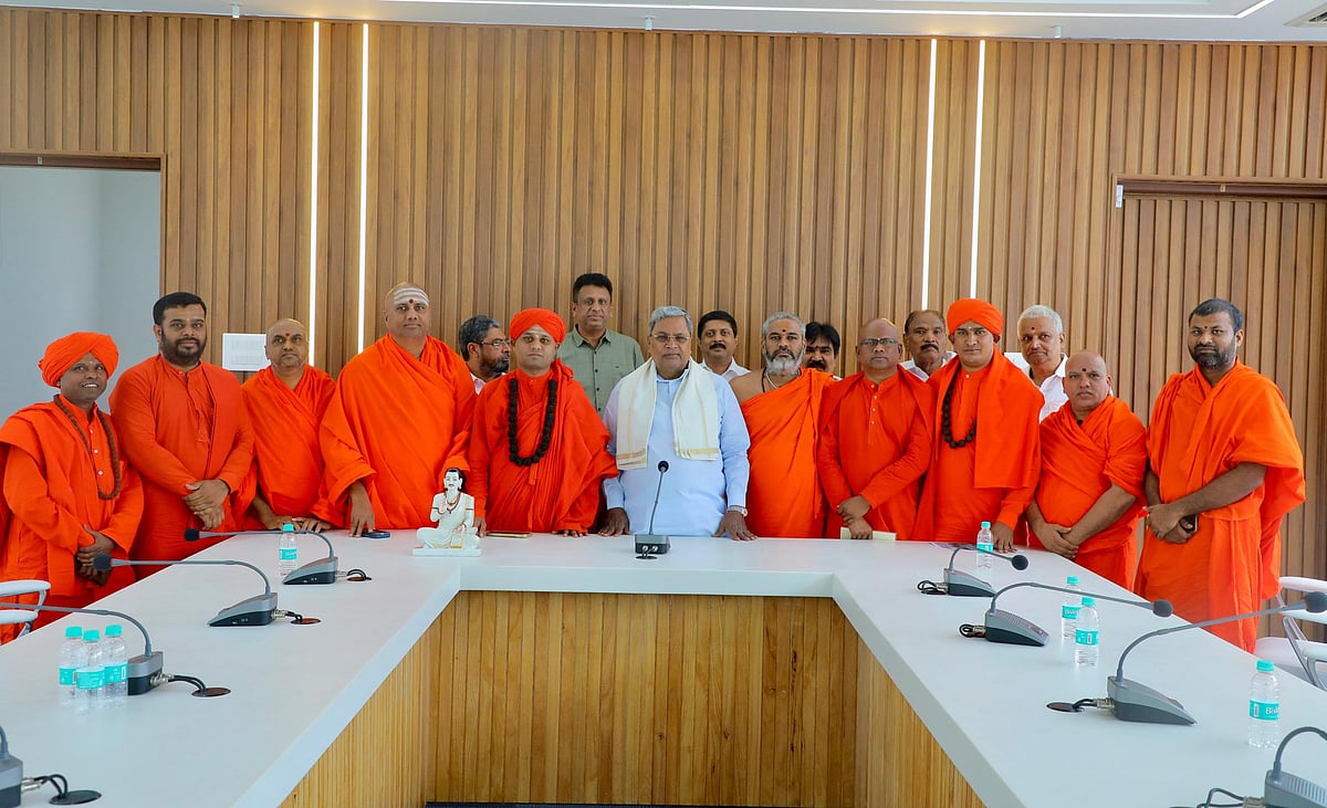 ಮುಡಾ ಪ್ರಕರಣ: ಸಿದ್ದರಾಮಯ್ಯ ಬೆನ್ನಿಗೆ ನಿಂತ 10 ಮಠಾಧೀಶರು