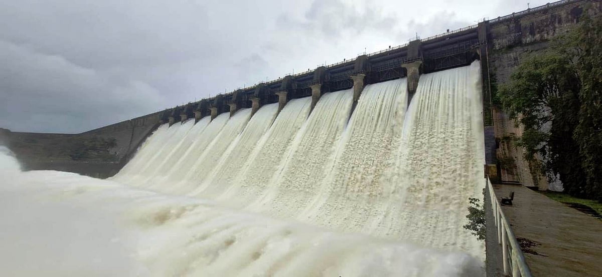 ಲಿಂಗನಮಕ್ಕಿ: 32,920 ಕ್ಯುಸೆಕ್ ನೀರು ಹೊರಕ್ಕೆ