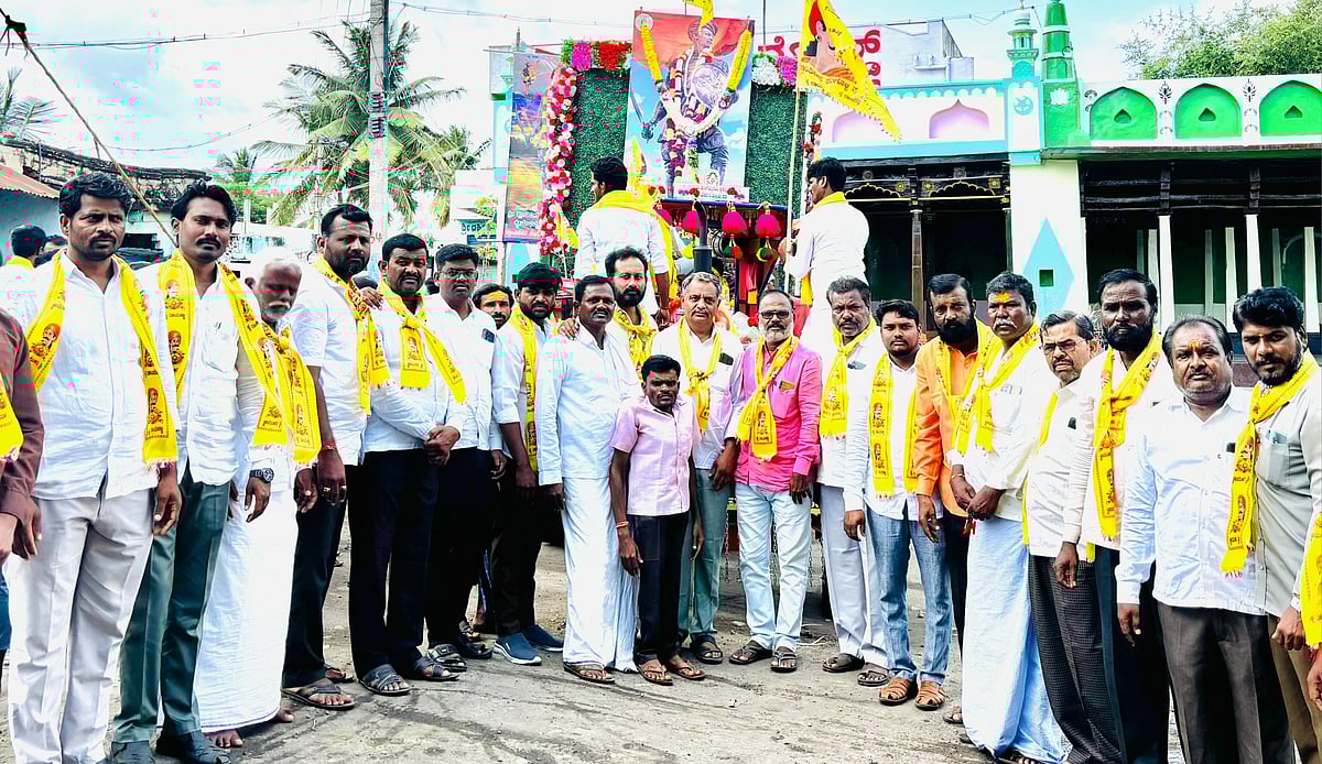 ಕನಕಗಿರಿ: ವಿಜೃಂಭಣೆಯ ರಾಯಣ್ಣ ಜಯಂತಿ