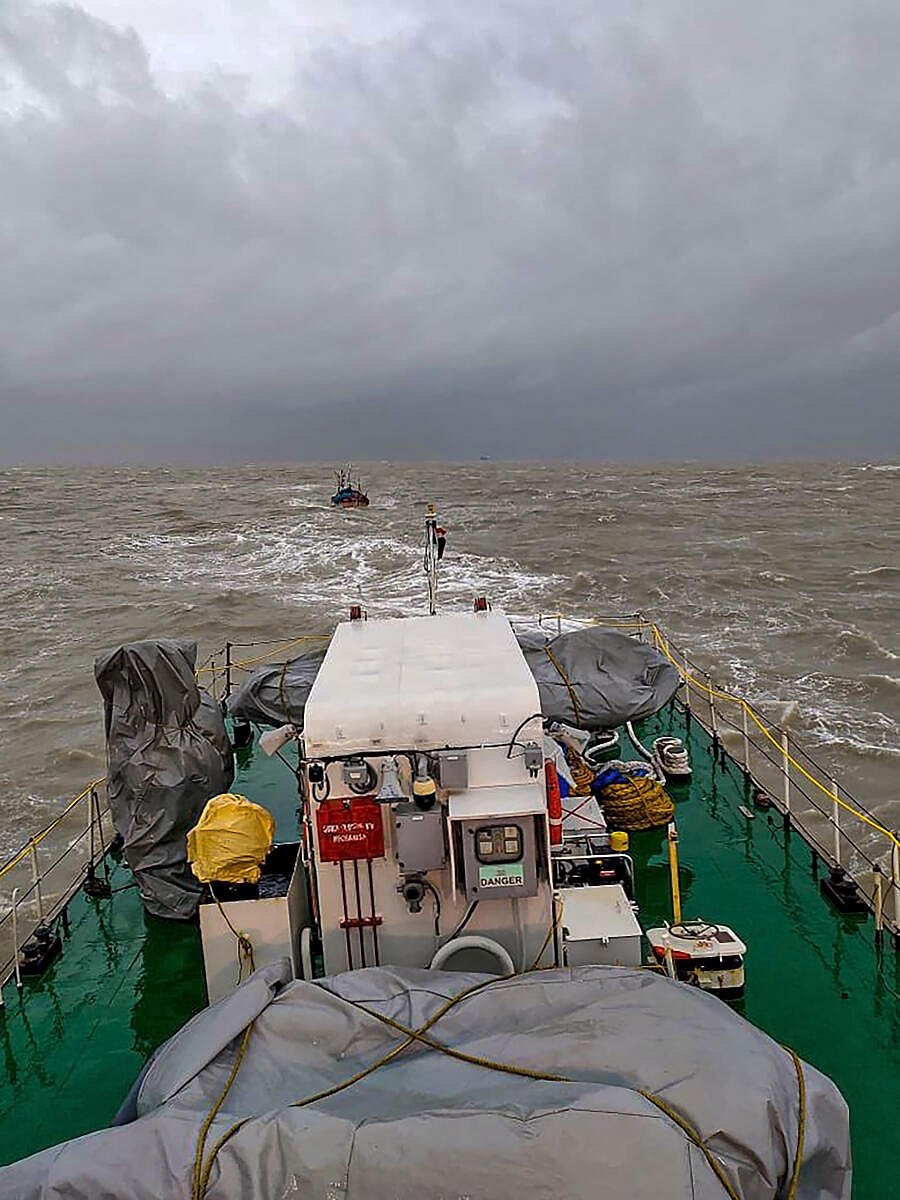 Gujarat Rains | ಚಂಡಮಾರುತ ಅಪ್ಪಳಿಸುವ ಸಾಧ್ಯತೆ; ಹವಾಮಾನ ಇಲಾಖೆ ಎಚ್ಚರಿಕೆ