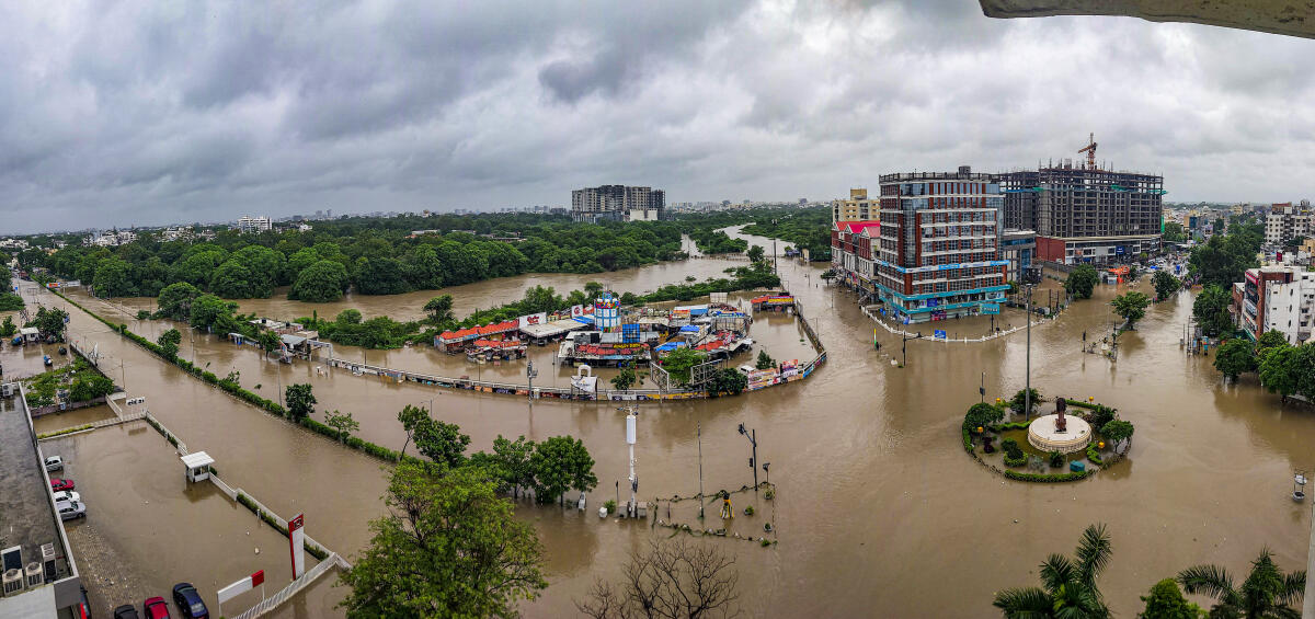 ಗುಜರಾತ್‌ನಲ್ಲಿ ಭಾರಿ ಮಳೆ, ಪ್ರವಾಹ