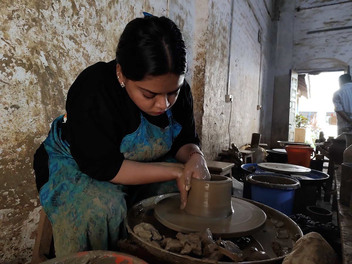  ಕುಂಬಾರಿಕೆಗೆ ಒಲಿದ ಪದವೀಧರರು