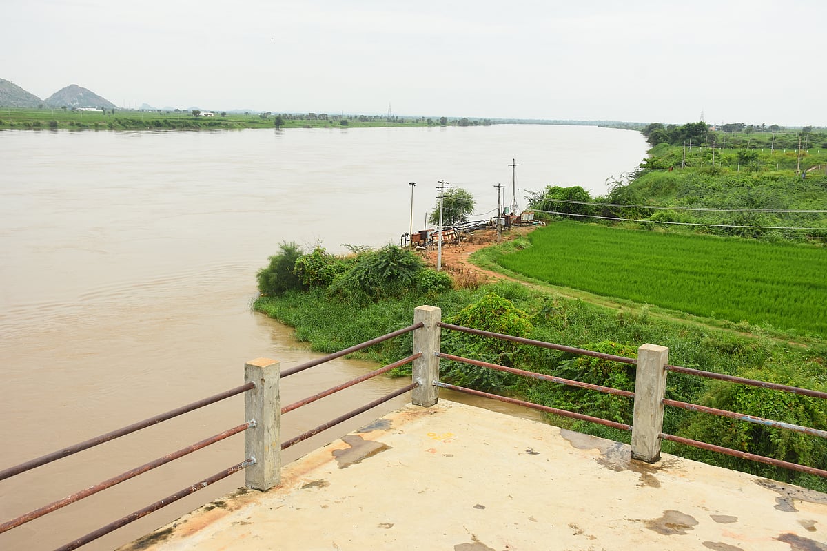 ಯಾದಗಿರಿ | ವ್ಯಾಪಕ ಮಳೆ: ಕೃಷ್ಣಾ, ಭೀಮಾ ನದಿಯಲ್ಲಿ ಪ್ರವಾಹದ ಆತಂಕ