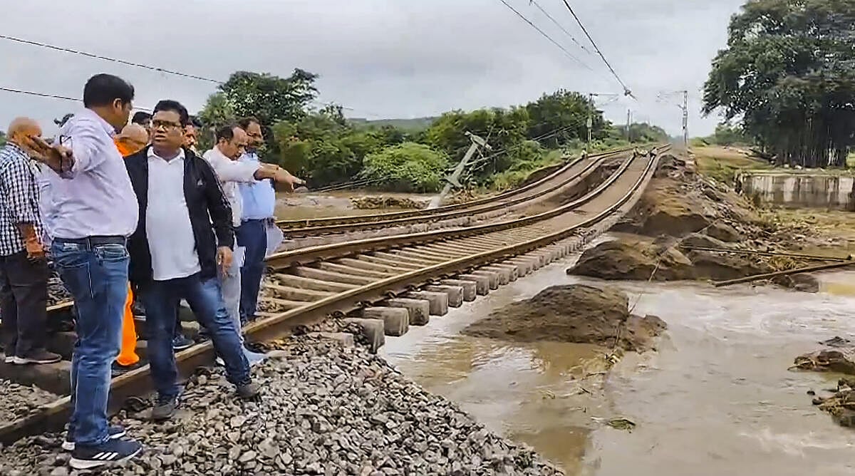 ತೆಲಂಗಾಣದಲ್ಲಿ ಭಾರಿ ಮಳೆ: 16 ಸಾವು; ರಾಷ್ಟ್ರೀಯ ವಿಪತ್ತು ಎಂದು ಘೋಷಿಸಲು ಆಗ್ರಹ