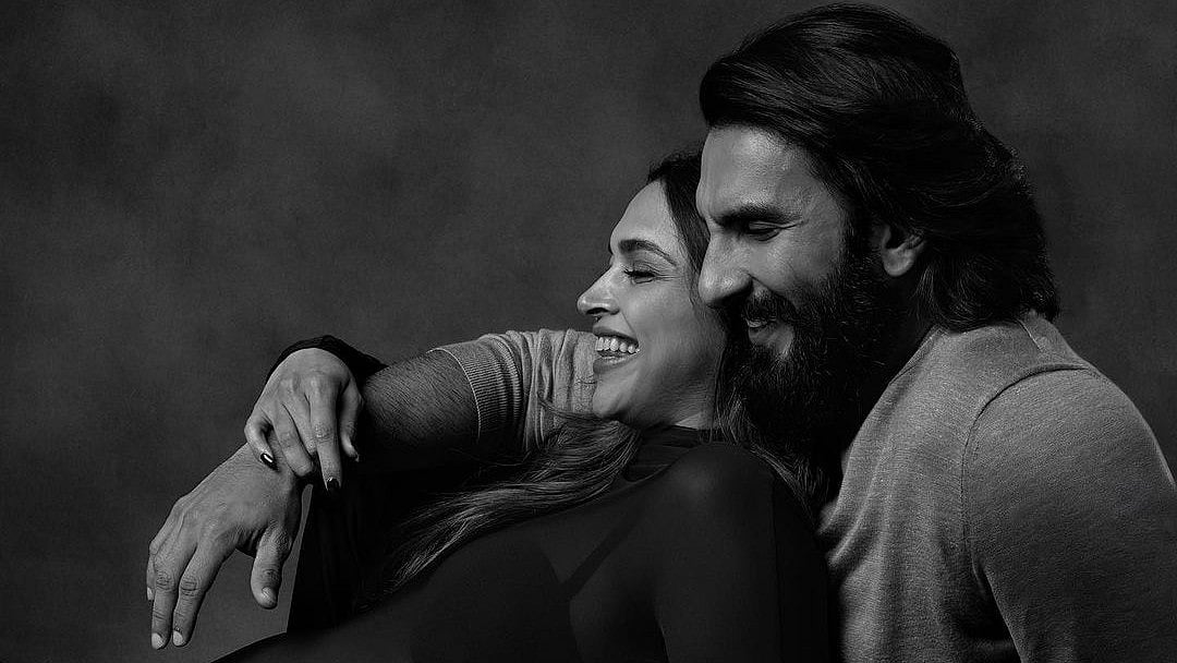 ತುಂಬು ಗರ್ಭಿಣಿಯಾಗಿ ಫೋಟೊ ಶೂಟ್: ಪತಿಯೊಂದಿಗೆ ಜಗ ಮರೆತು ಸಂಭ್ರಮಿಸಿದ ದೀಪಿಕಾ