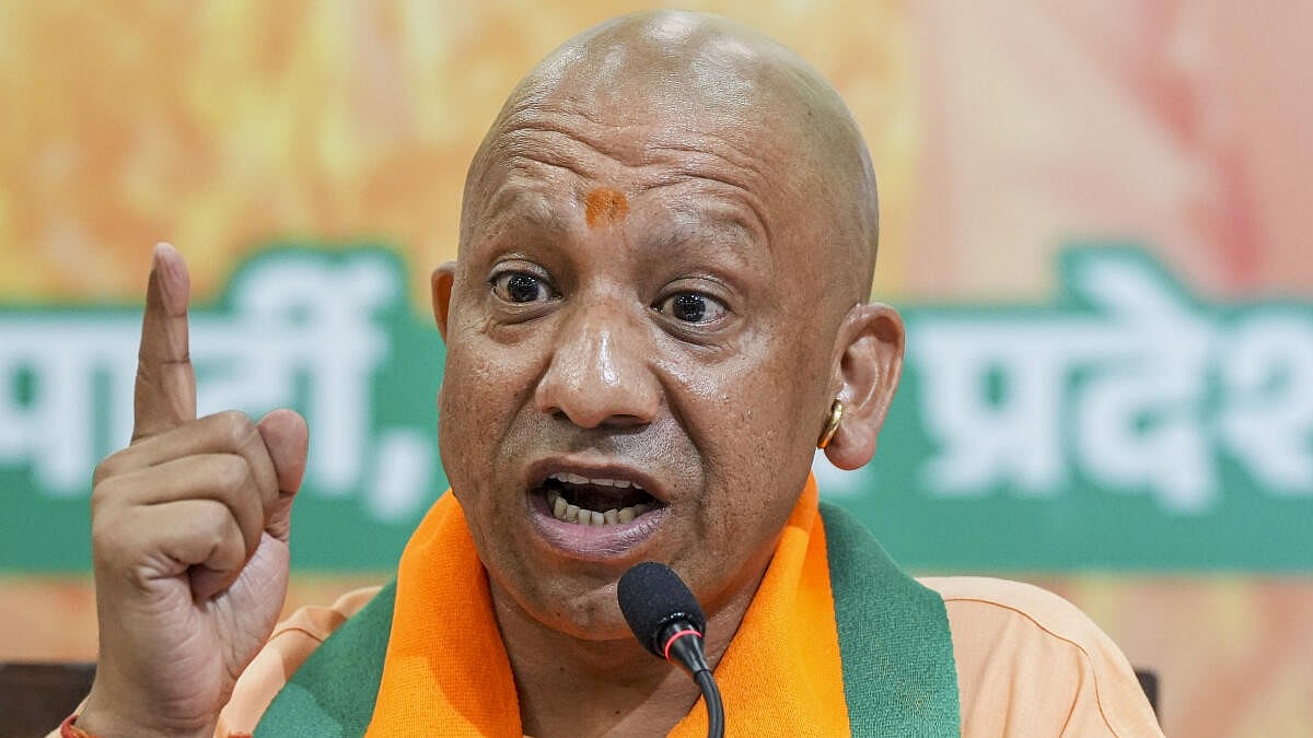 ಭಯೋತ್ಪಾದನೆ ಬೆಂಬಲಿಸಿದರೆ ಪಾಕಿಸ್ತಾನ ಮೂರು ಹೋಳಾಗಲಿದೆ: ಯೋಗಿ ಎಚ್ಚರಿಕೆ