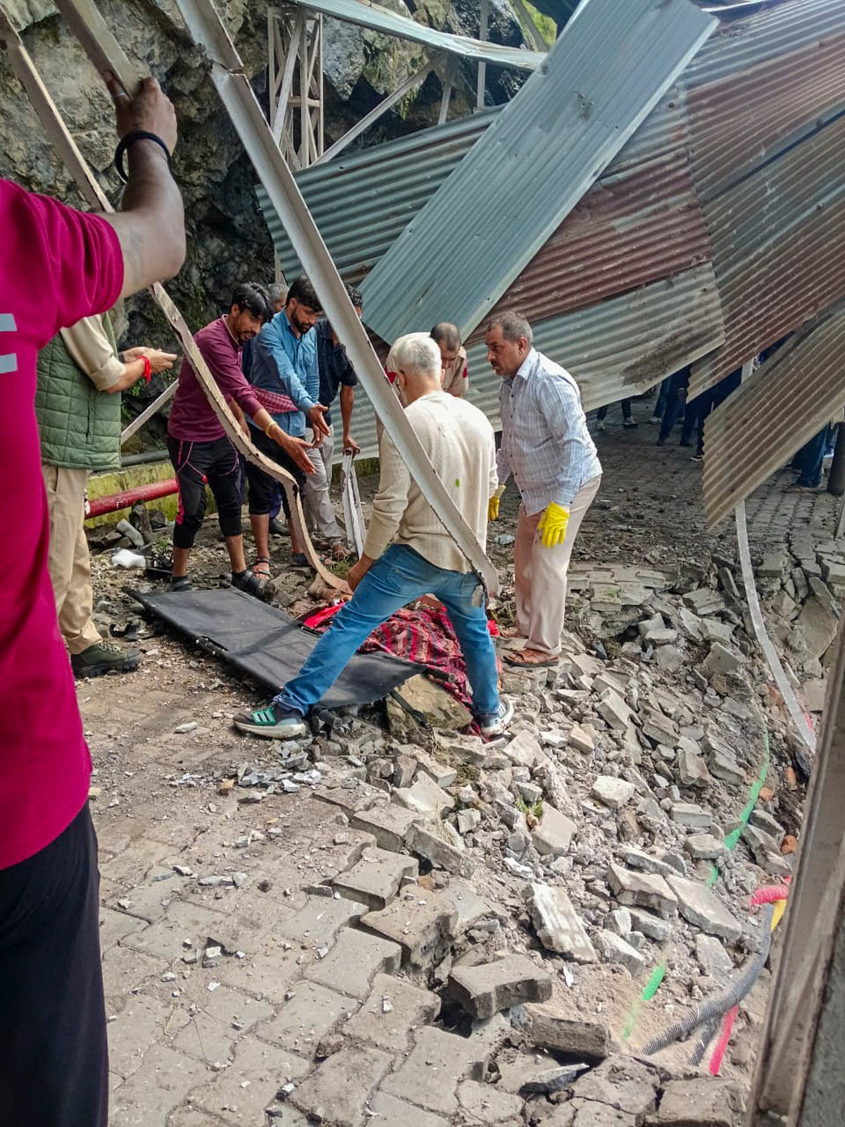 ಕಾಶ್ಮೀರ|ವೈಷ್ಣೋದೇವಿ ದೇಗುಲದ ಬಳಿ ಭೂಕುಸಿತ; ಇಬ್ಬರು ಮಹಿಳಾ ಯಾತ್ರಾರ್ಥಿಗಳು ಸಾವು