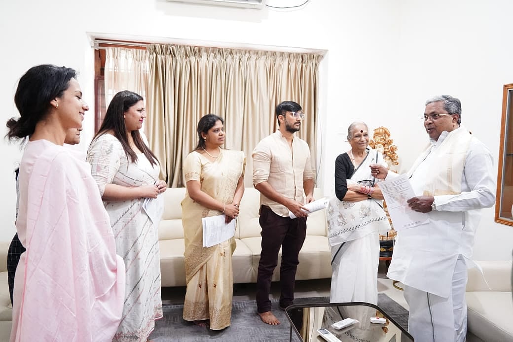 ಲೈಂಗಿಕ ಕಿರುಕುಳ: CM ಸಿದ್ದರಾಮಯ್ಯ ಭೇಟಿ ಮಾಡಿ ಸಮಿತಿ ರಚಿಸುವಂತೆ ಕಲಾವಿದರ ಮನವಿ