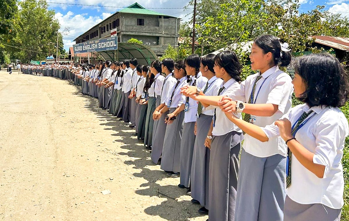 ಮಣಿಪುರ ಮಾಜಿ ಮುಖ್ಯಮಂತ್ರಿ ನಿವಾಸದ ಬಳಿ ಬಾಂಬ್‌ ದಾಳಿ: ವೃದ್ಧ ಸಾವು