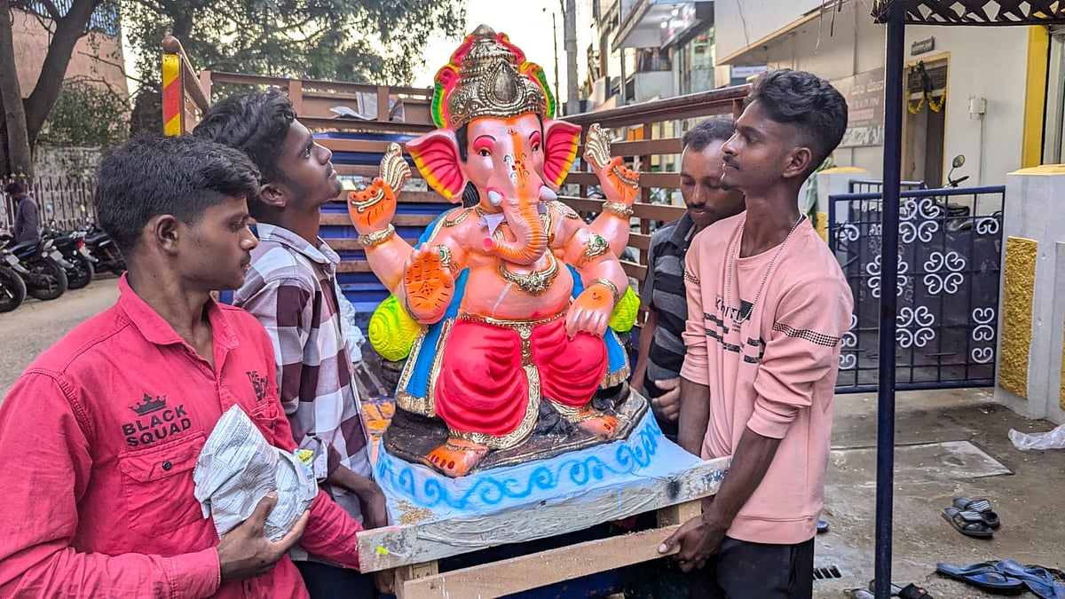 ಗೌರಿ ಹಬ್ಬದ ಸಂಭ್ರಮ: ಸುಮಂಗಲಿಯರಿಗೆ ಬಾಗಿನ ಅರ್ಪಣೆ