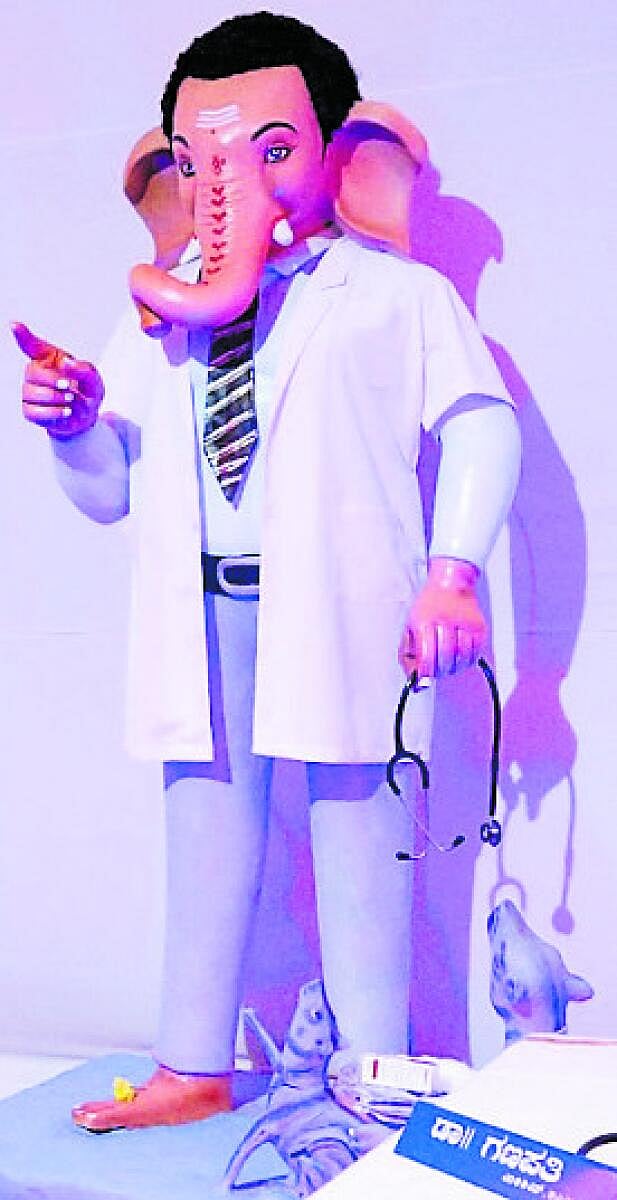 ಹೊಸಪೇಟೆ: ವೈದ್ಯ ಗಣೇಶನಿಂದ ಡೆಂಗಿ ಅರಿವು!