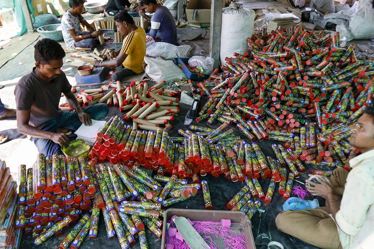 ಜನವರಿ 1ರವರೆಗೆ ಪಟಾಕಿ ಉತ್ಪಾದನೆ, ಮಾರಾಟ ನಿಷೇಧಿಸಿದ ದೆಹಲಿ ಸರ್ಕಾರ 