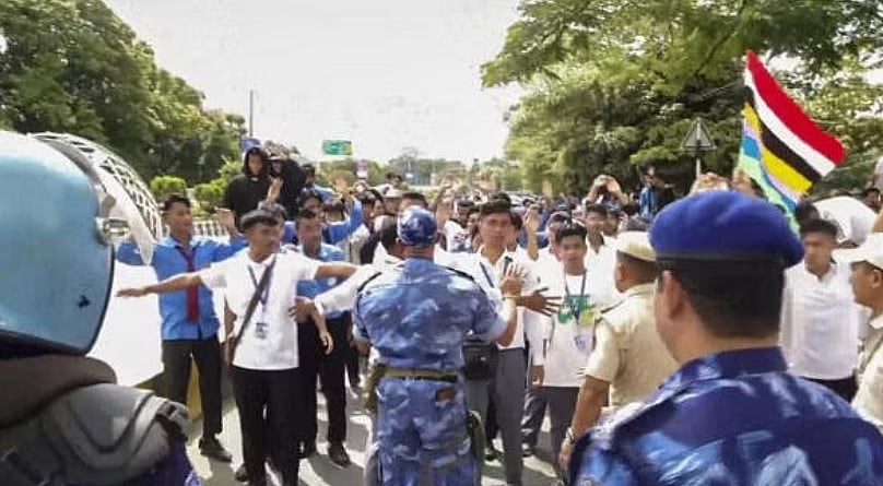 ಮಣಿಪುರದಲ್ಲಿ ಮುಂದುವರಿದ ವಿದ್ಯಾರ್ಥಿಗಳ ಪ್ರತಿಭಟನೆ: 3 ಜಿಲ್ಲೆಗಳಲ್ಲಿ ಕರ್ಫ್ಯೂ