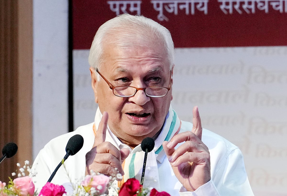 ಕೇರಳದಲ್ಲಿ ಫೋನ್ ಕದ್ದಾಲಿಕೆ: ವರದಿ ಕೇಳಿದ ರಾಜ್ಯಪಾಲ