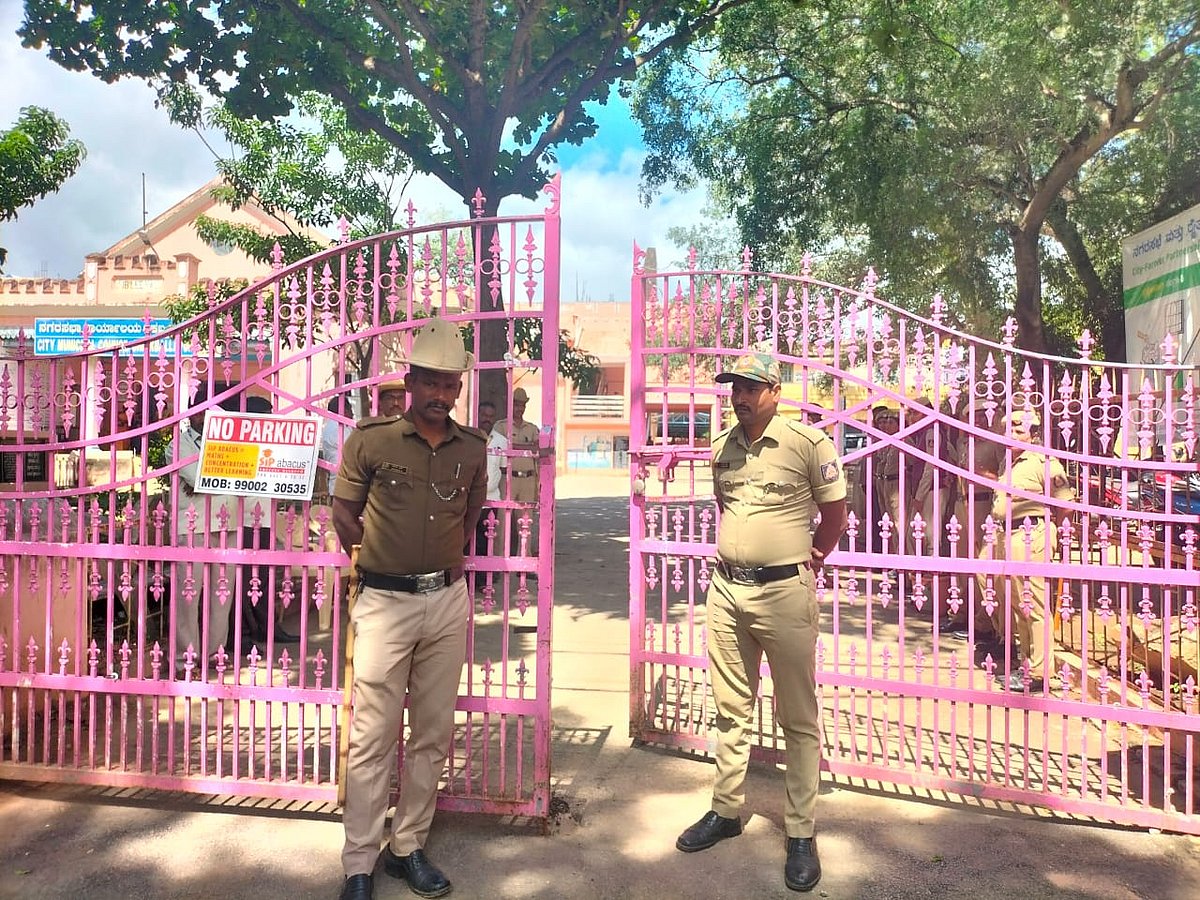 ಚಿಕ್ಕಬಳ್ಳಾಪುರ: ಅಧ್ಯಕ್ಷ, ಉಪಾಧ್ಯಕ್ಷರ ಚುನಾವಣೆ: ಪೊಲೀಸ್ ಬಂದೋಬಸ್ತ್