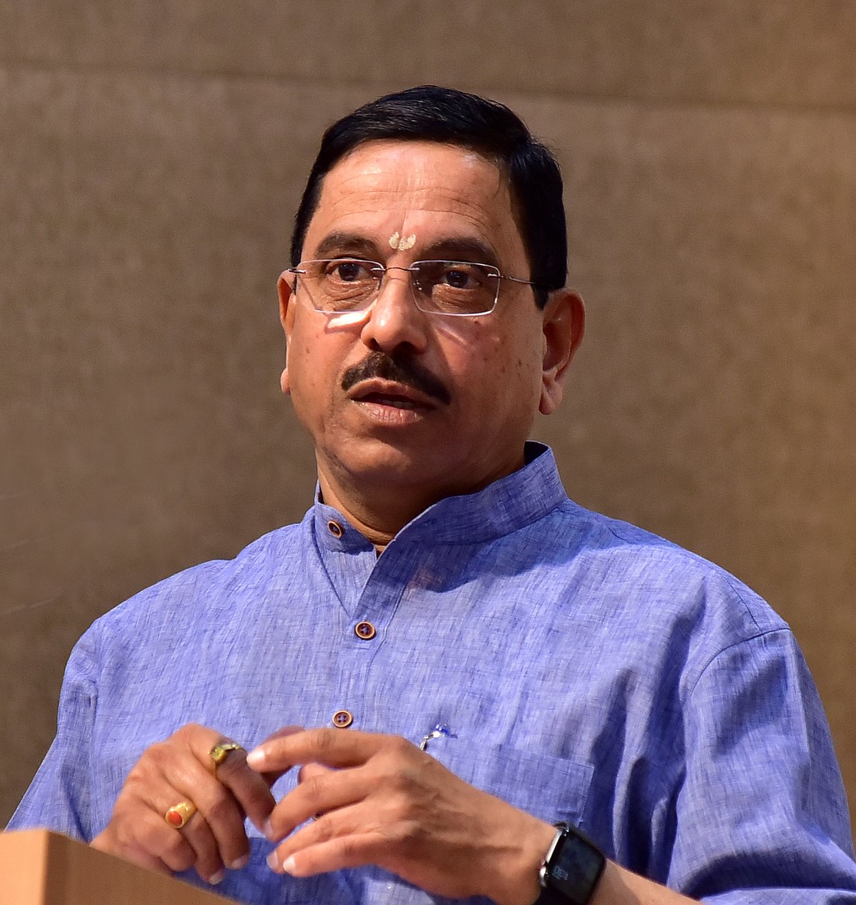 ಟಿಕೆಟ್‌ ಕೊಡಿಸುವುದಾಗಿ ಆಮಿಷ ಪ್ರಕರಣ: ಪ್ರಲ್ಹಾದ ಜೋಶಿ ವಿವರಣೆ ಕೇಳಿದ ವರಿಷ್ಠರು