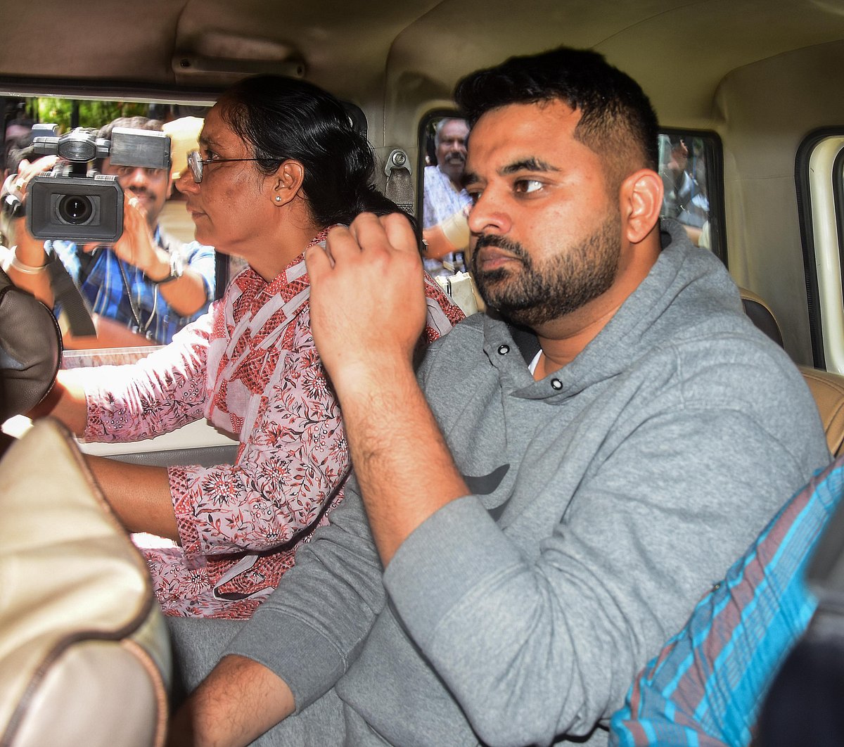 'ಬಟ್ಟೆ ಬಿಚ್ಚುವಾಗ ನಗುತ್ತಿರಬೇಕು ಎಂದು ಸತಾಯಿಸುತ್ತಿದ್ದ ಪ್ರಜ್ವಲ್ ರೇವಣ್ಣ'