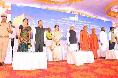 ಬೀದರ್‌ನ ಅನುಭವ ಮಂಟಪದಿಂದ ಭಾನುವಾರ ಅಂತರರಾಷ್ಟ್ರೀಯ ಪ್ರಜಾಪ್ರಭುತ್ವ ದಿನಾಚರಣೆಗೆ ಚಾಲನೆ ನೀಡಲಾಯಿತು.