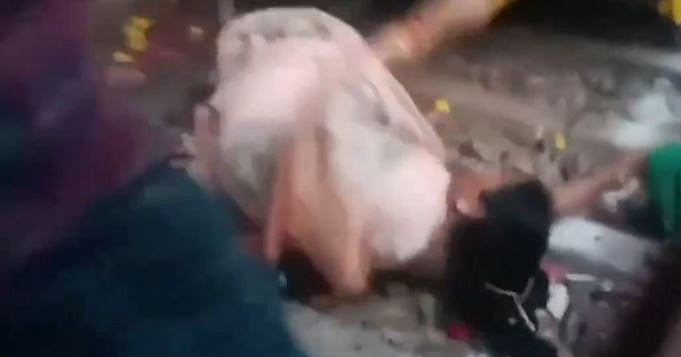 Video | ವಂದೇ ಭಾರತ್‌ ರೈಲಿಗೆ ಚಾಲನೆ ನೀಡುವ ವೇಳೆ ಹಳಿಗೆ ಬಿದ್ದ ಶಾಸಕಿ