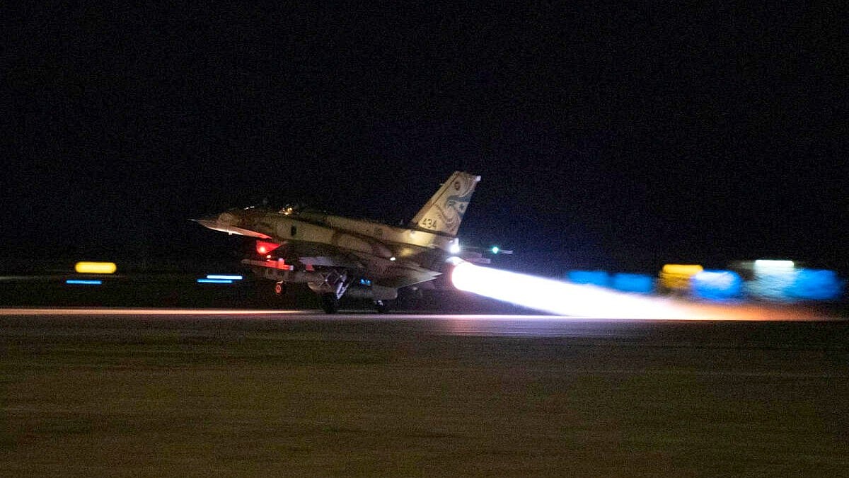 Israel-Hezbollah War: ಹಿಜ್ಬುಲ್ಲಾಗೆ ಆರಂಭದಲ್ಲೇ ಪೆಟ್ಟು ಕೊಟ್ಟ ಇಸ್ರೇಲ್!