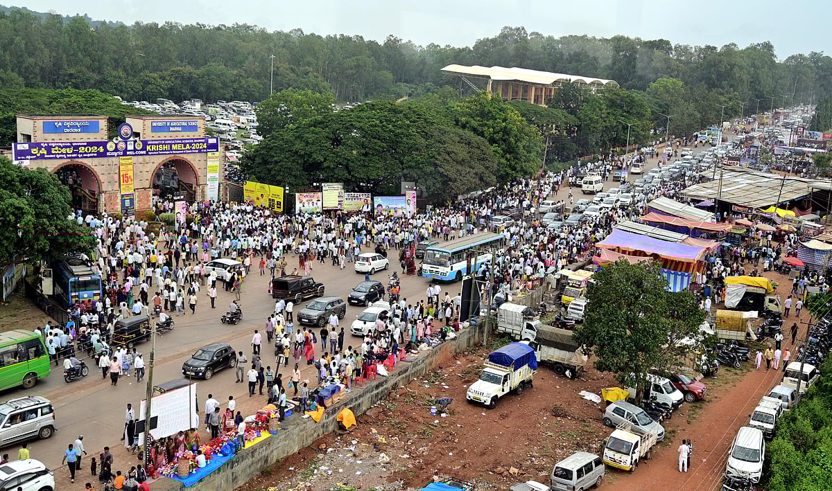 Dharwad Krishi Mela | ಕೃಷಿಮೇಳದ ಜನಜಾತ್ರೆಯಲ್ಲಿ...