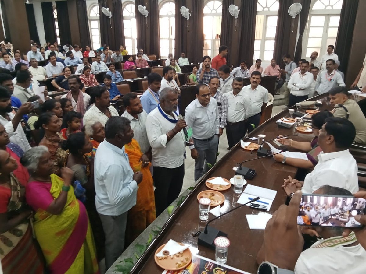 ಮೈಸೂರು | ಜಿಲ್ಲಾ ಉಸ್ತುವಾರಿ ಸಚಿವರ ಜನಸ್ಪಂದನ: ಅಹವಾಲುಗಳ ಮಹಾಪೂರ