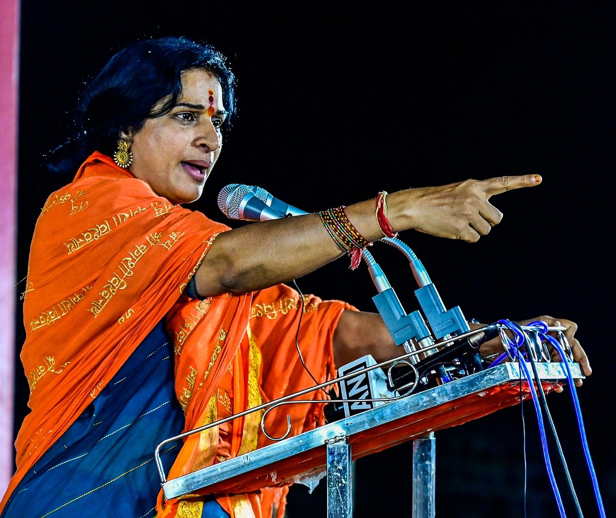 ಧರ್ಮ ರಕ್ಷಣೆಗಾಗಿ ದೇವಾಲಯಗಳೇ ಅಡ್ಡೆಯಾಗಲಿ: ಮಾಧವಿ ಲತಾ ಪ್ರತಿಪಾದನೆ

