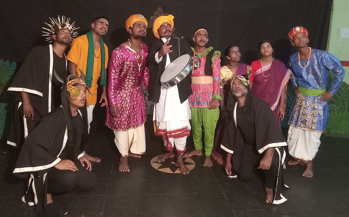 ರಾಮನಗರ: ರಂಗದ ಮೇಲೆ ಪಿಯು ಪಠ್ಯ ಅನಾವರಣ