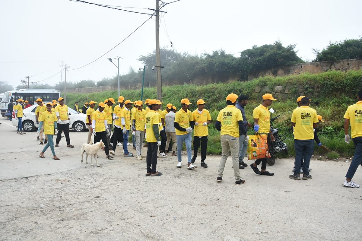 ವಿಶ್ವ ಪ್ರವಾಸೋದ್ಯಮ ದಿನಾಚರಣೆ: ನಂದಿ ಗಿರಿಧಾಮದಲ್ಲಿ ಸ್ವಚ್ಛತಾ ಅಭಿಯಾನ