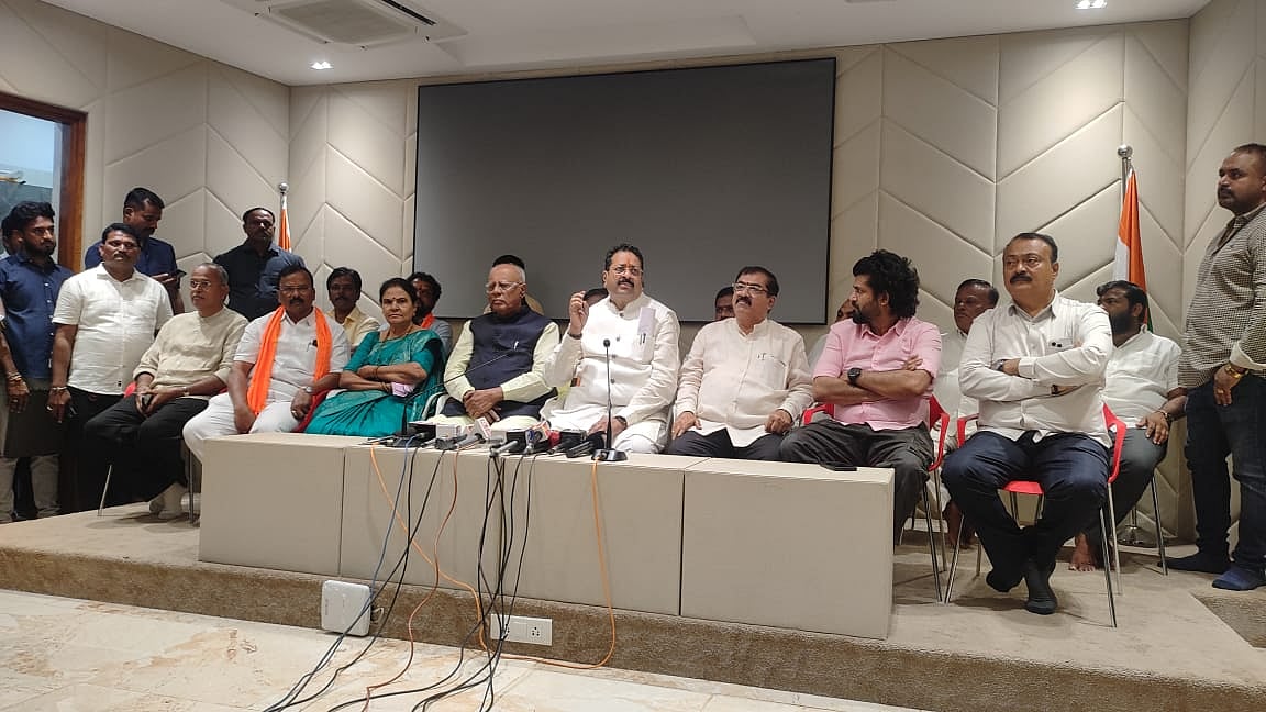 ಸರ್ಕಾರ ಉರುಳಿಸಲು ಸಾವಿರ ಕೋಟಿ ಮೀಸಲು: ಯತ್ನಾಳ ಆರೋಪ